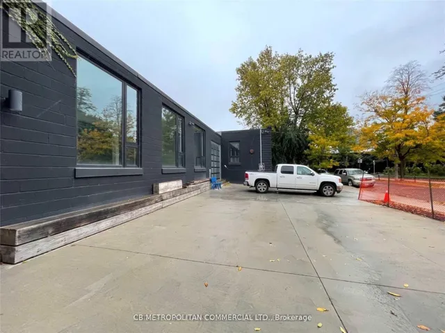 NORTH SIDE - 83-91B WALNUT AVENUE, Toronto (Niagara), Ontario M5V2S1