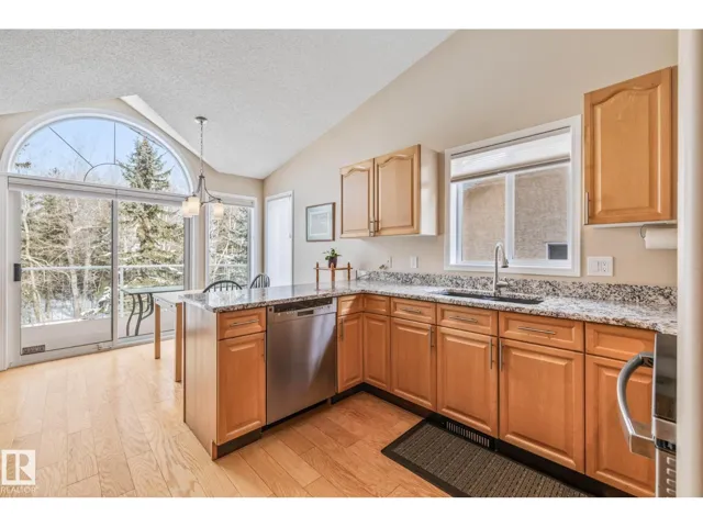 #48 920 119 ST NW, Edmonton, Alberta T6J7H2