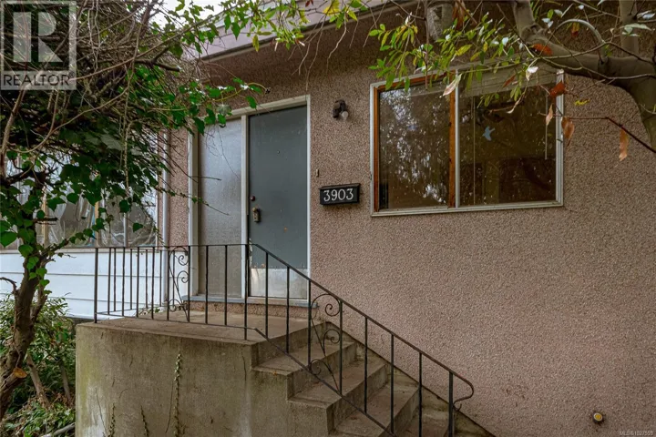 3903 Stockton Cres, Saanich, British Columbia V8P5G4
