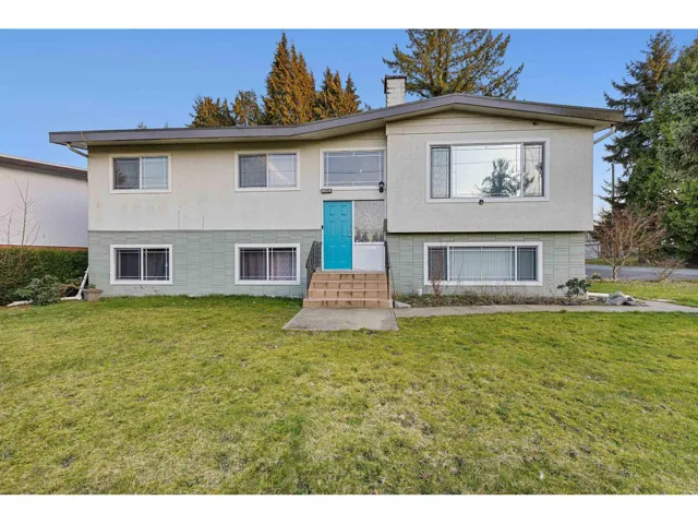 13786 GROSVENOR ROAD, Surrey, British Columbia V3R5E7