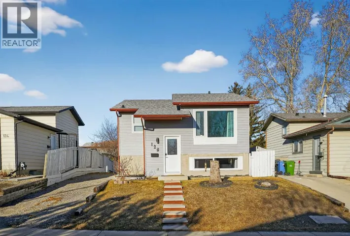 128 Bernard Close NW, Calgary, Alberta T3K2H3