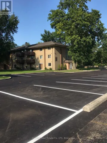 205 - 5821 HENNEPIN CRESCENT, Niagara Falls (Arad/Fallsview), Ontario L2G2Z8
