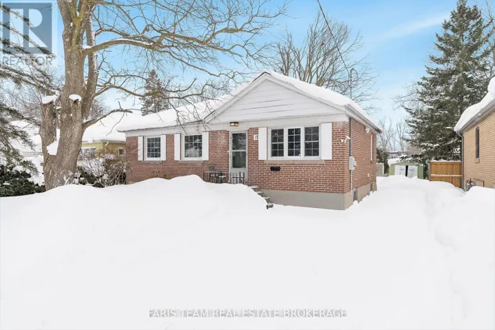 18 NEWTON STREET, Barrie (Wellington), Ontario L4M3N3