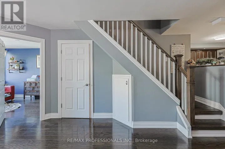 318 - 364 THE EAST MALL STREET, Toronto (Islington-City Centre West), Ontario M9B6C5