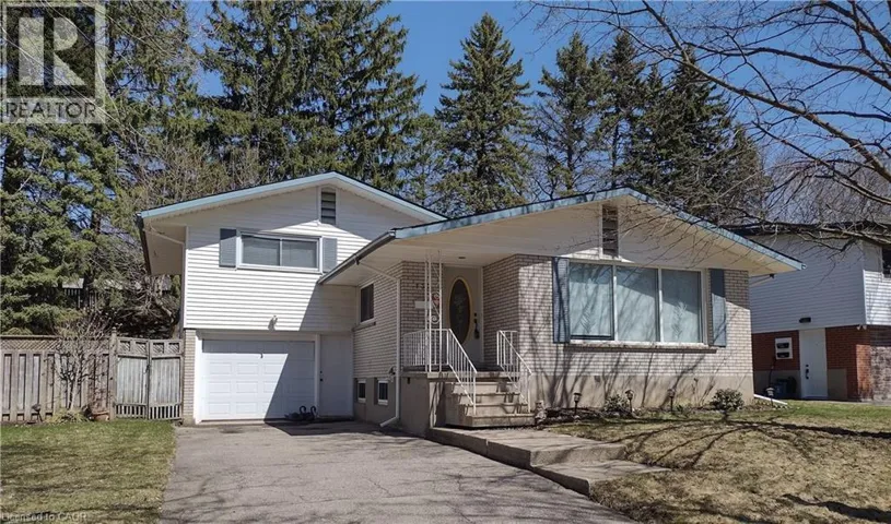 132 FOREST HILL Drive, Kitchener, Ontario N2M4G3