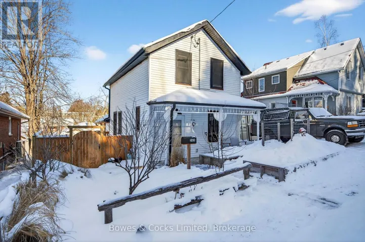 262 MUNROE AVENUE, Peterborough (Ashburnham Ward 4), Ontario K9H1H8