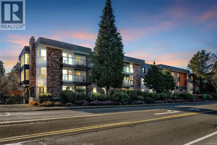 301 1725 Cedar Hill Cross Rd, Saanich, British Columbia V8P2P8