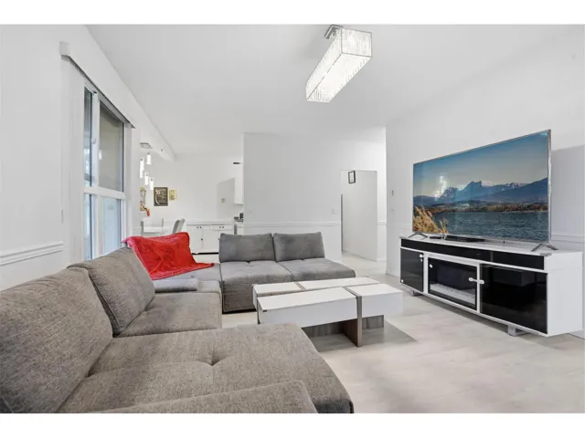 110 14981 101A AVENUE, Surrey, British Columbia V3R0T1