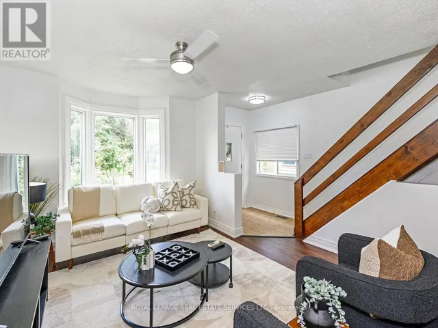 135 BERNICE CRESCENT, Toronto (Rockcliffe-Smythe), Ontario M6N1X3