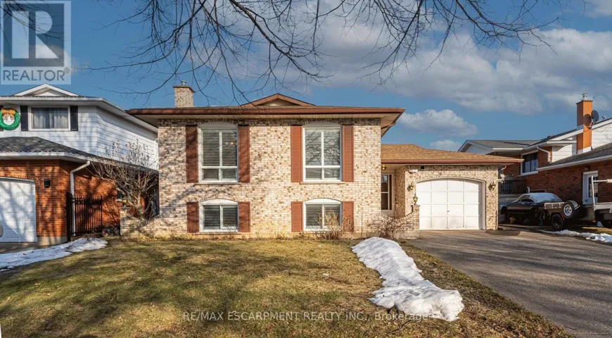 14 EAGLESON DRIVE, St. Catharines (Carlton/Bunting), Ontario L2M7J4