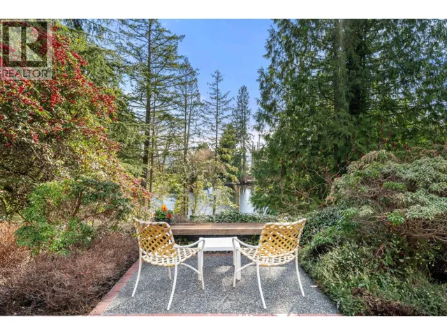 895 ELVEDEN ROW, West Vancouver, British Columbia V7S1Y7