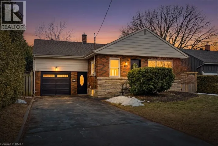 411 PEPPER Drive, Burlington, Ontario L7R3E1
