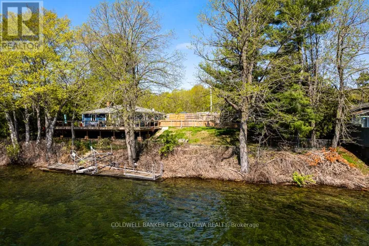 889 JONES POINT ROAD, Tay Valley, Ontario K7H3C7