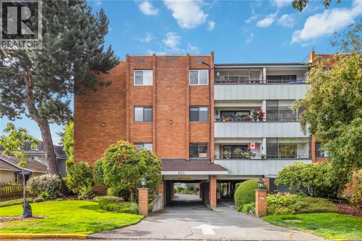 303 853 Selkirk Ave, Esquimalt, British Columbia V9A2T7