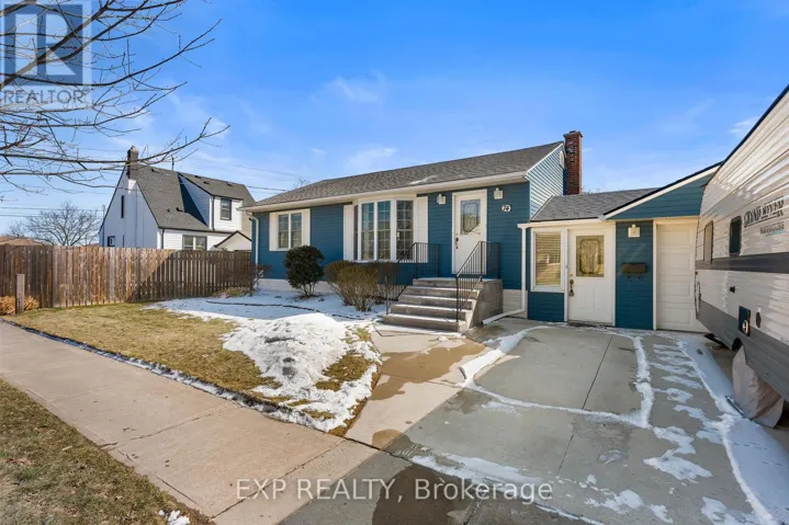 74 TECUMSEH STREET, St. Catharines (Bunting/Linwell), Ontario L2M2M6