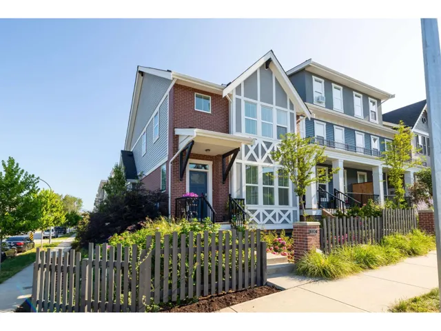 20267 82B AVENUE, Langley, British Columbia V2Y0Y8