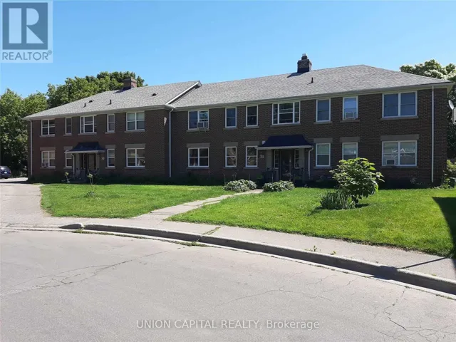 6 - 32 LASALLE COURT, Oshawa (O'Neill), Ontario L1H5Y1