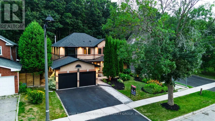 78 CHARING CRESCENT, Aurora (Aurora Highlands), Ontario L4G6P5