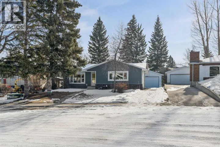 9724 Oakhill Drive SW, Calgary, Alberta T2V3W5