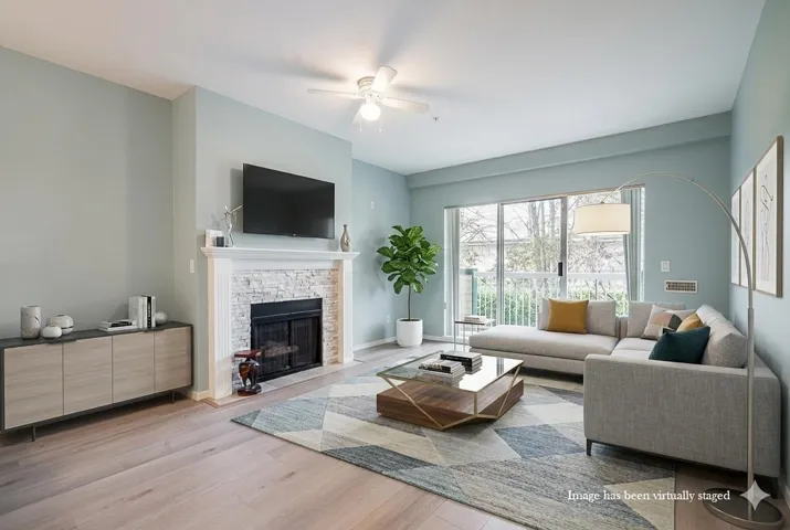 125 13911 70 AVENUE, Surrey, British Columbia V3W6B4