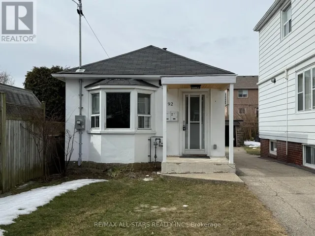 2 - 92 THIRTY NINTH STREET, Toronto (Long Branch), Ontario M8W3M7