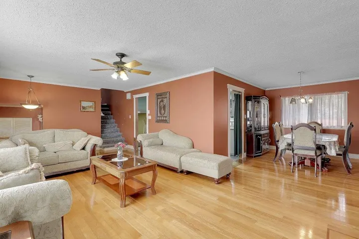 8947 URSUS CRESCENT CRESCENT, Surrey, British Columbia V3V6L3