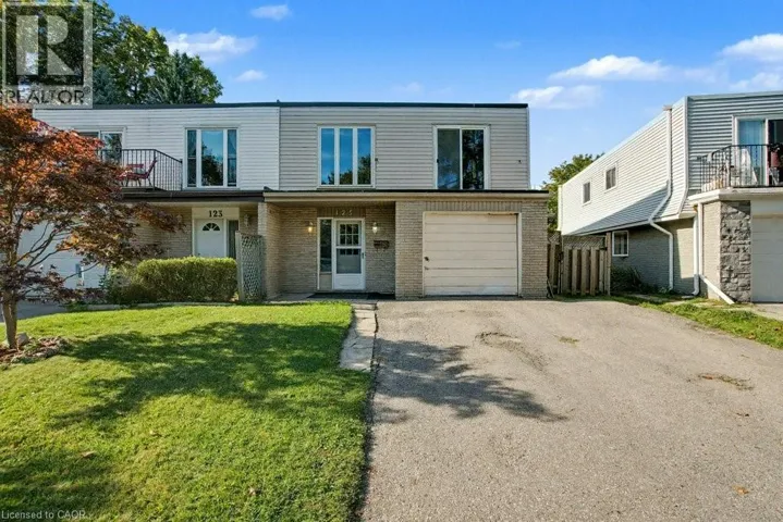 125 INGLESIDE Drive, Kitchener, Ontario N2M2G9