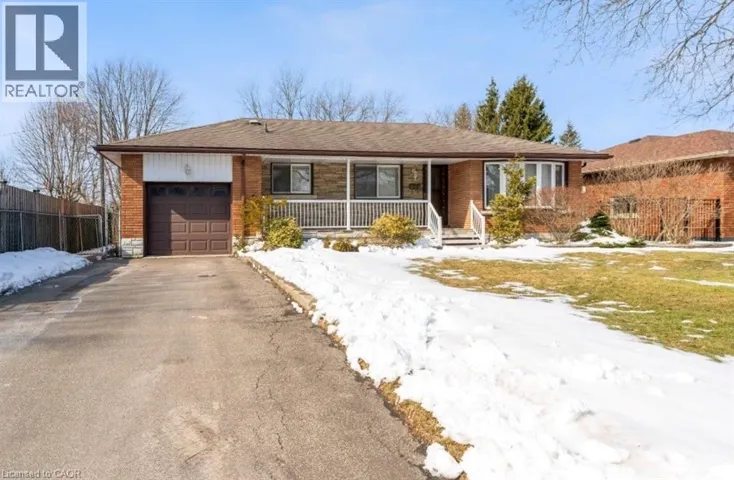 25 ARMOUR Drive, Welland, Ontario L3C2P1