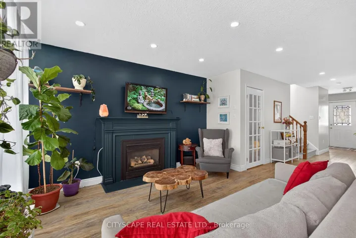 27 WHITTAKER CRESCENT, Cambridge, Ontario N1T1Z4