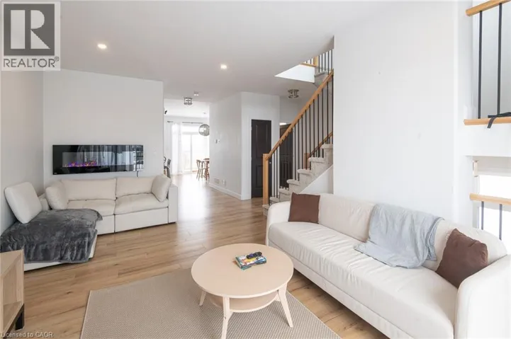 143 SUPERIOR Drive, Amherstview, Ontario K7N1E5