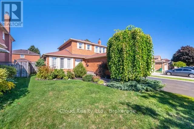 33 CORKETT DRIVE, Brampton (Northwood Park), Ontario L6X3G1