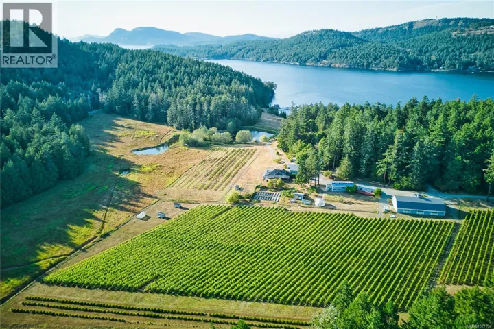 3200 Clam Bay Rd, Pender Island, British Columbia V0M2M1