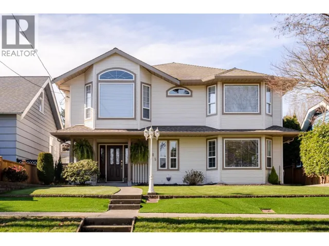 465 GARRETT STREET, New Westminster, British Columbia V3L3S3