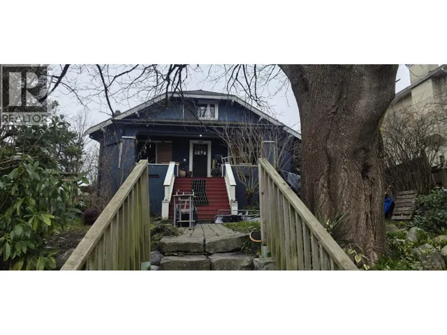 1217 SIXTH AVENUE, New Westminster, British Columbia V3M2C1