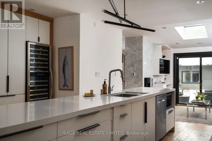 128 ARGYLE STREET, Toronto (Trinity-Bellwoods), Ontario M6J1N9