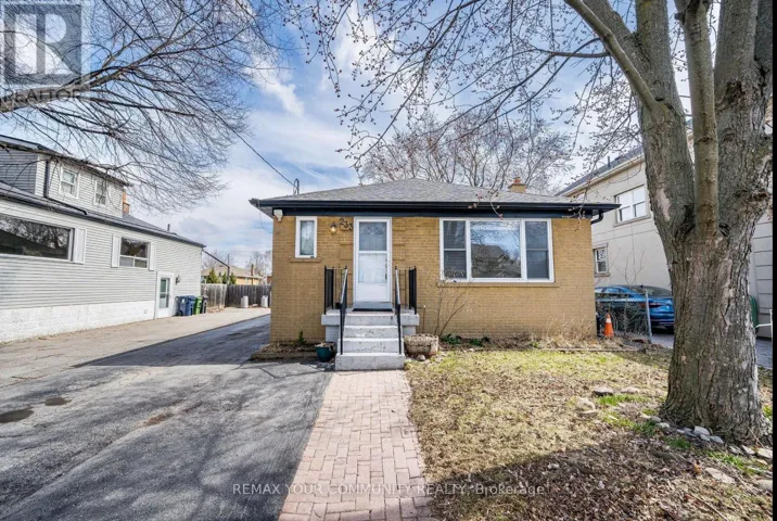 UPPER - 233 BETA STREET, Toronto (Alderwood), Ontario M8W4H7