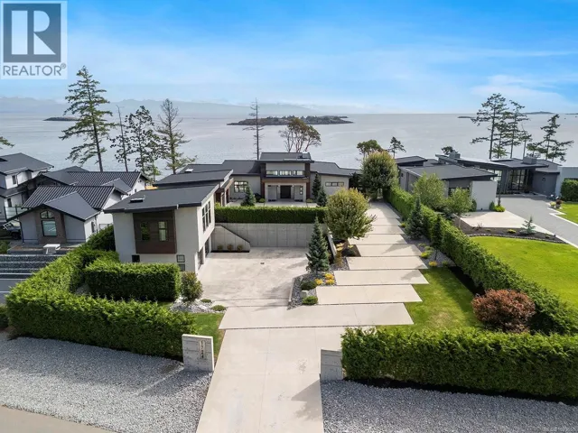 1724 Oak Leaf Dr, Nanoose Bay, British Columbia V9P9J4