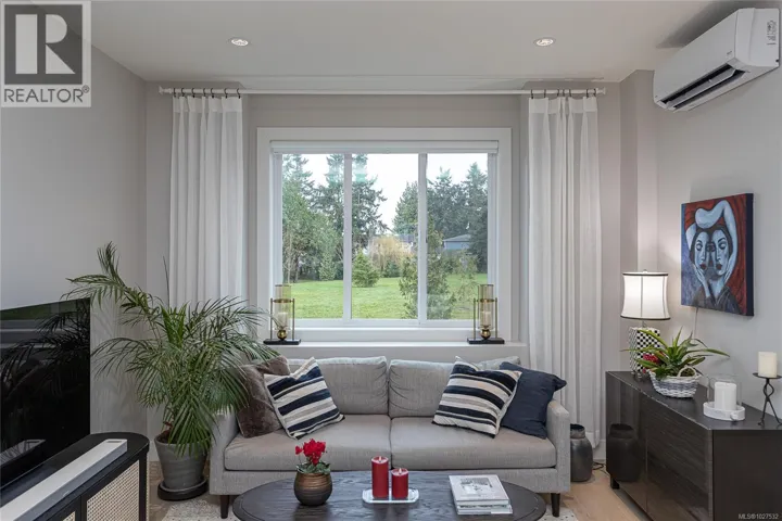 13 10480 Resthaven Dr, Sidney, British Columbia V8L3H7