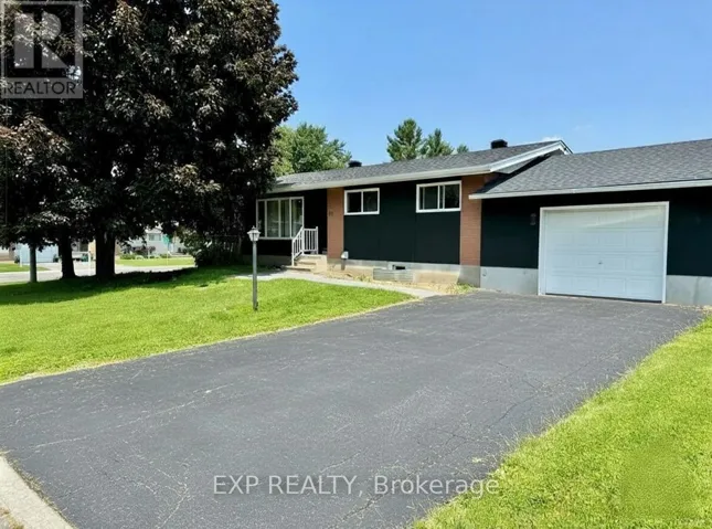 B - 44 SHERRY LANE, Ottawa, Ontario K2G3L8