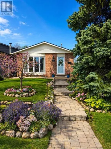 70 ATHENIA DRIVE, Hamilton (Stoney Creek Mountain), Ontario L8J1S8