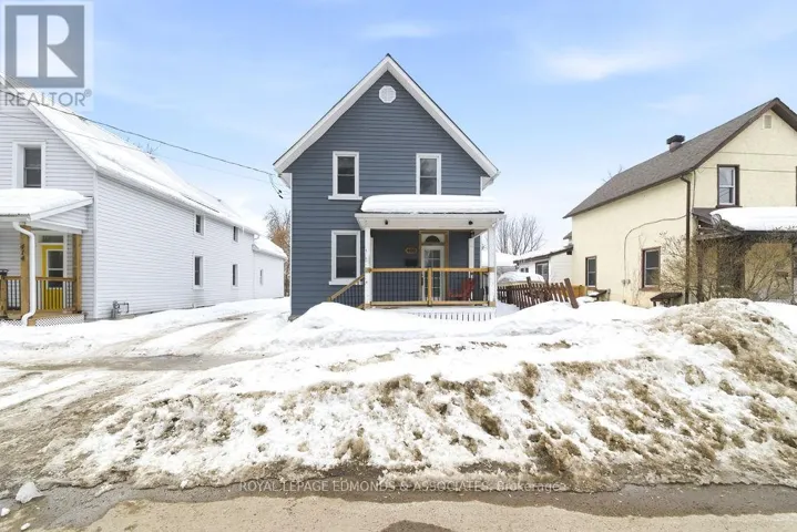 408 MOFFAT STREET, Pembroke, Ontario K8A3X9