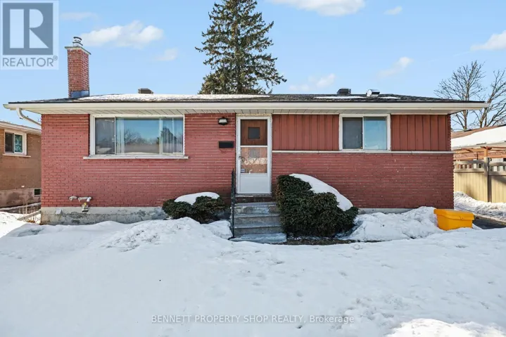 1112 COBDEN ROAD, Ottawa, Ontario K2C2Z2