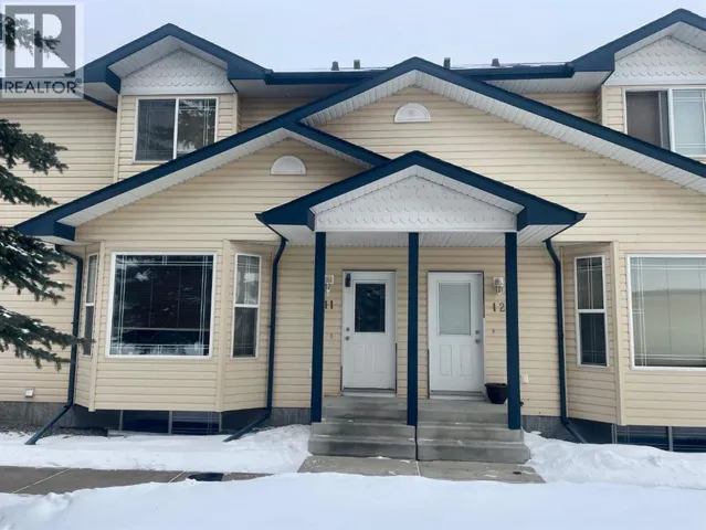 11, 2 Hinshaw Drive, Sylvan Lake, Alberta T4S2J2