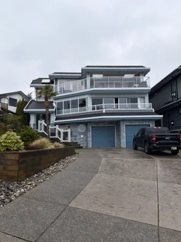 15587 SEMIAHMOO AVENUE, White Rock, British Columbia V4B1V3