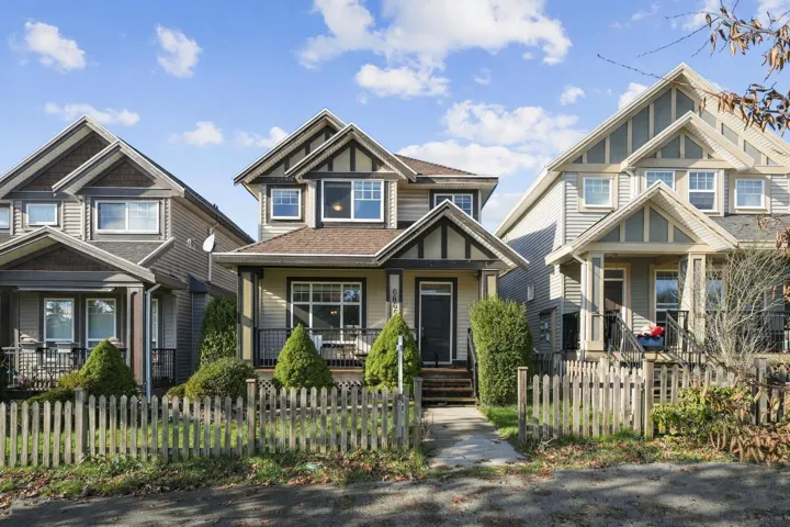 6865 196 STREET, Surrey, British Columbia V4N5Y9