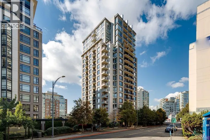 205 751 Fairfield Rd, Victoria, British Columbia V8W4A4