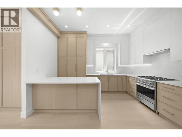1 6461 E PRINCE EDWARD STREET, Vancouver, British Columbia V5W2Y3