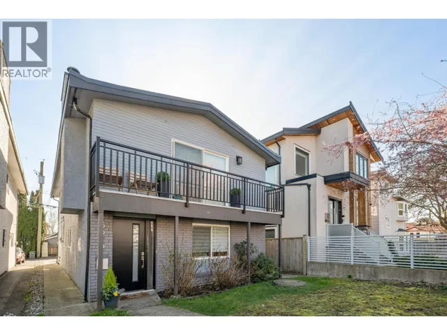 3616 E GEORGIA STREET, Vancouver, British Columbia V5K2M1