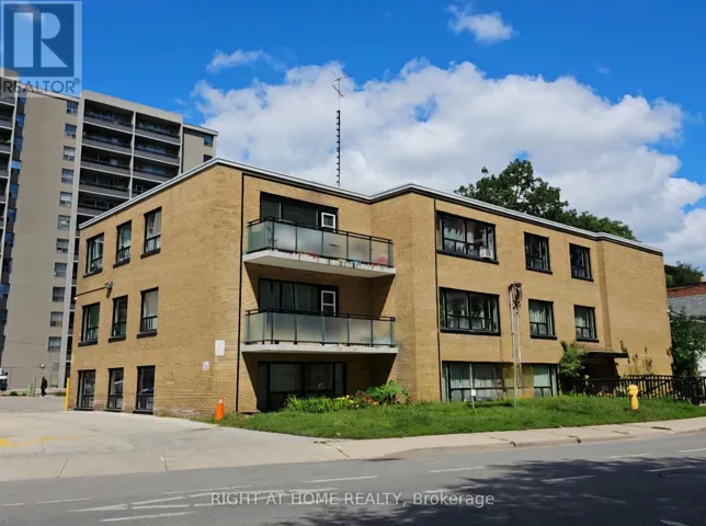 101 - 20 COSBURN AVENUE, Toronto (East York), Ontario M4K2E7
