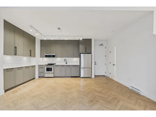1F 13933 105 AVENUE, Surrey, British Columbia V3T0R6